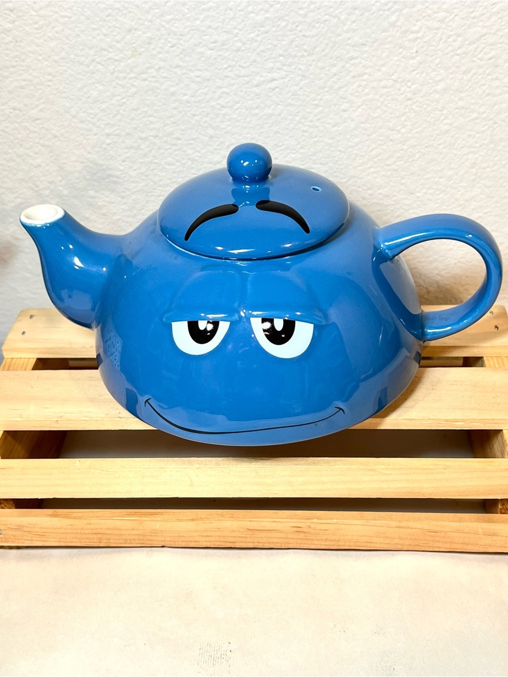 Blue M&Ms World Teapot w Lid | Grumpy Tired Face | No Cup | EUC